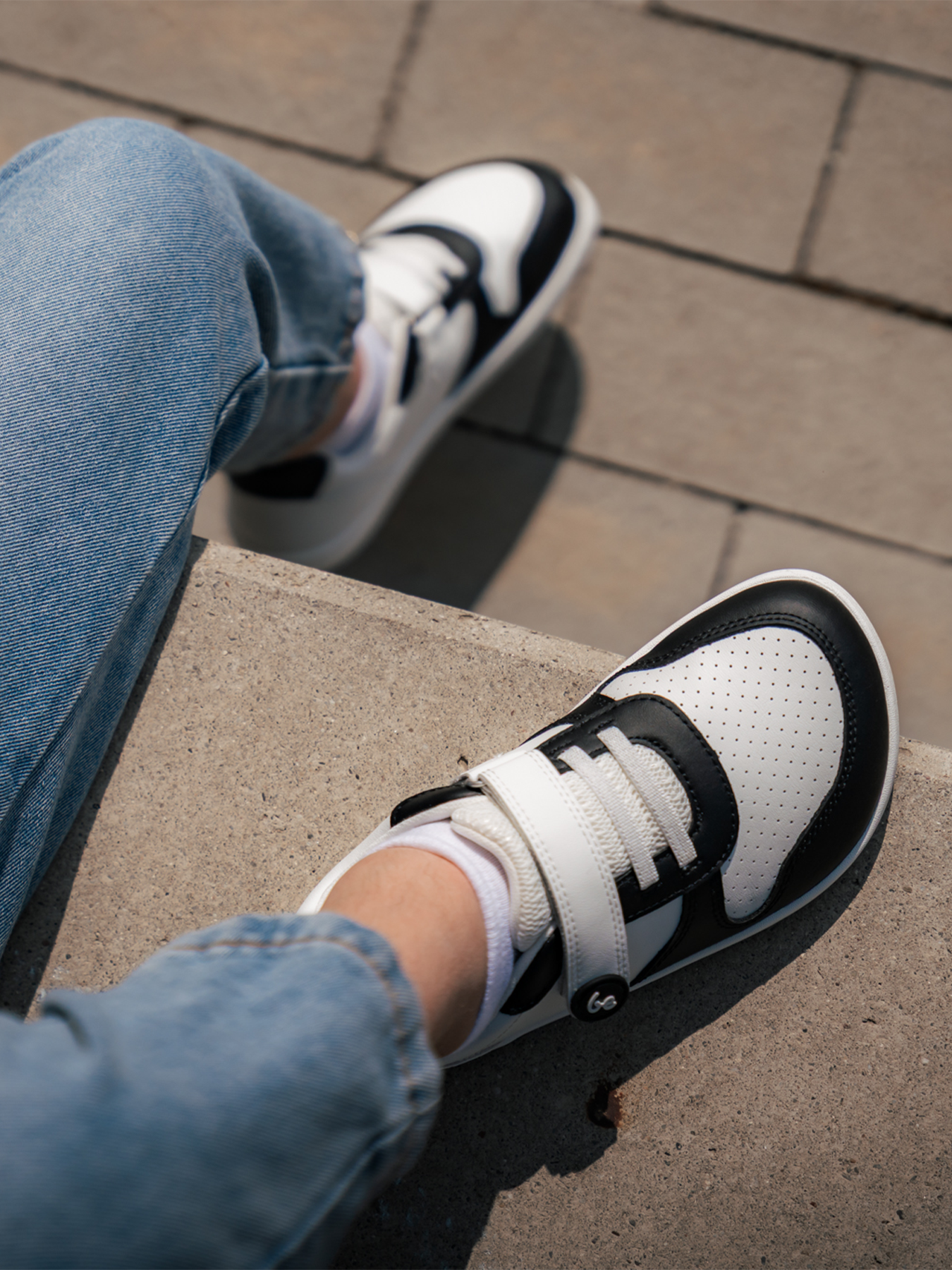 Be Lenka Kids - Scoot White & Black - Zapatillas Barefoot-Be Lenka-Cacles Barefoot-Tienda de calzado barefoot respetuoso minimalista