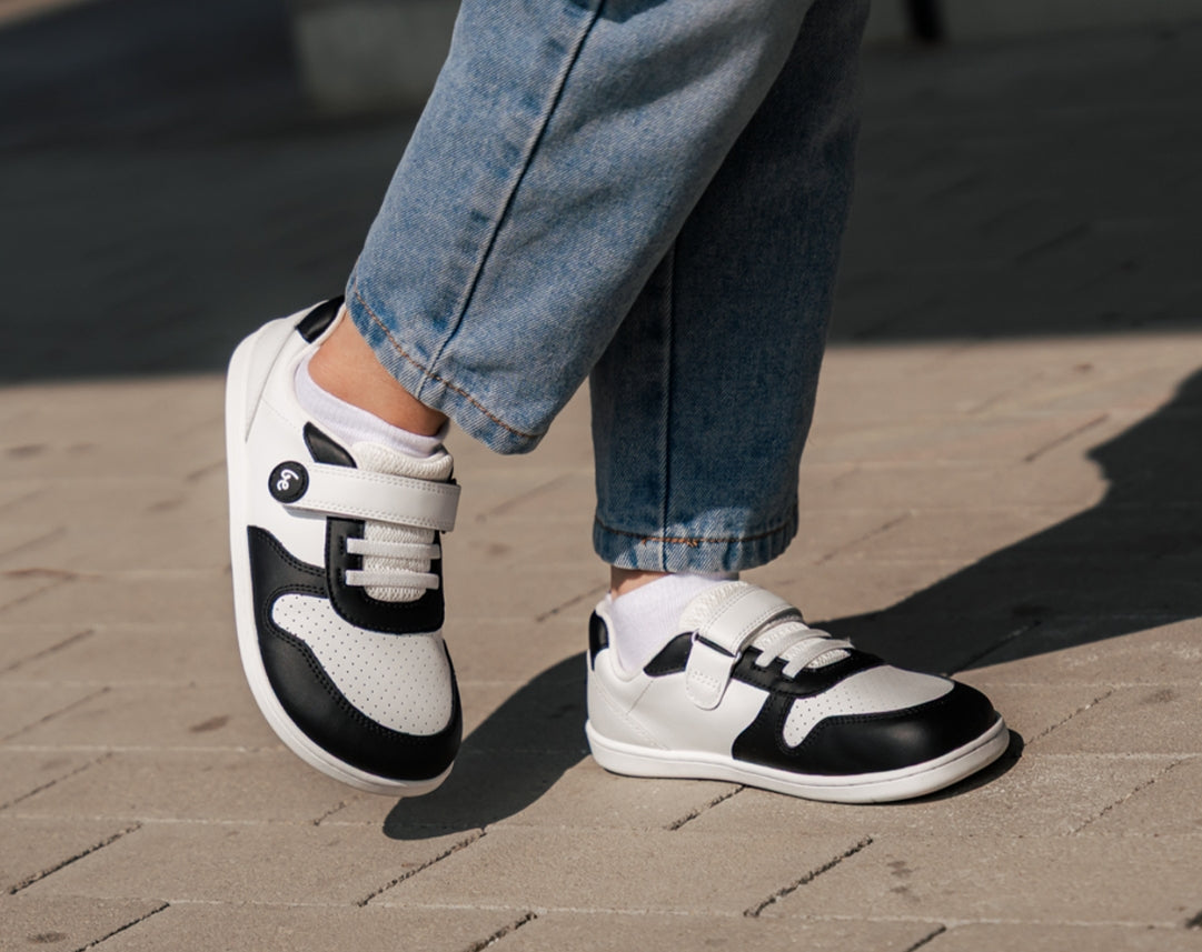 Be Lenka Kids - Scoot White & Black - Zapatillas Barefoot-Be Lenka-Cacles Barefoot-Tienda de calzado barefoot respetuoso minimalista