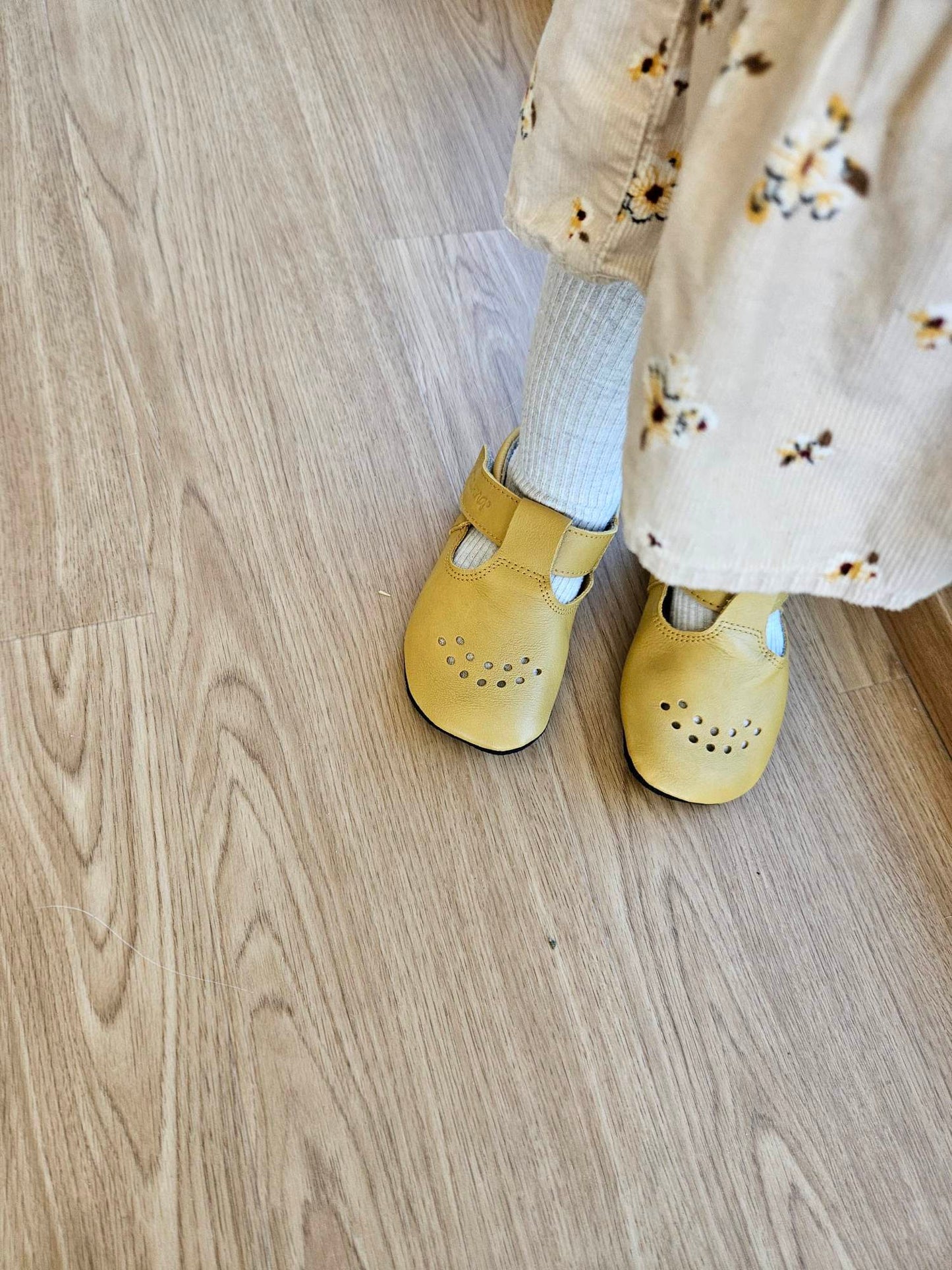Omaking - Mutsu Yellow - zapato barefoot 1os pasos-Oma King-Cacles Barefoot-Tienda de calzado barefoot respetuoso minimalista