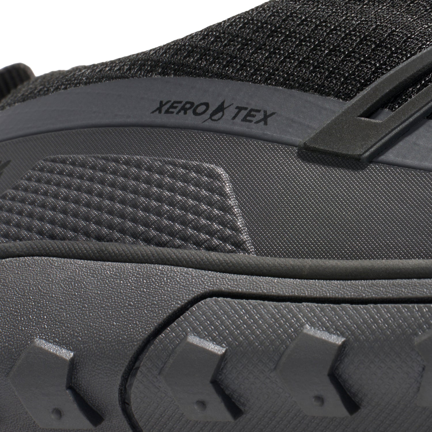 Xero Shoes - Scrambler Trail Low WP - Men Black / Asphalt - Deportivas Barefoot Impermeables para Hiking