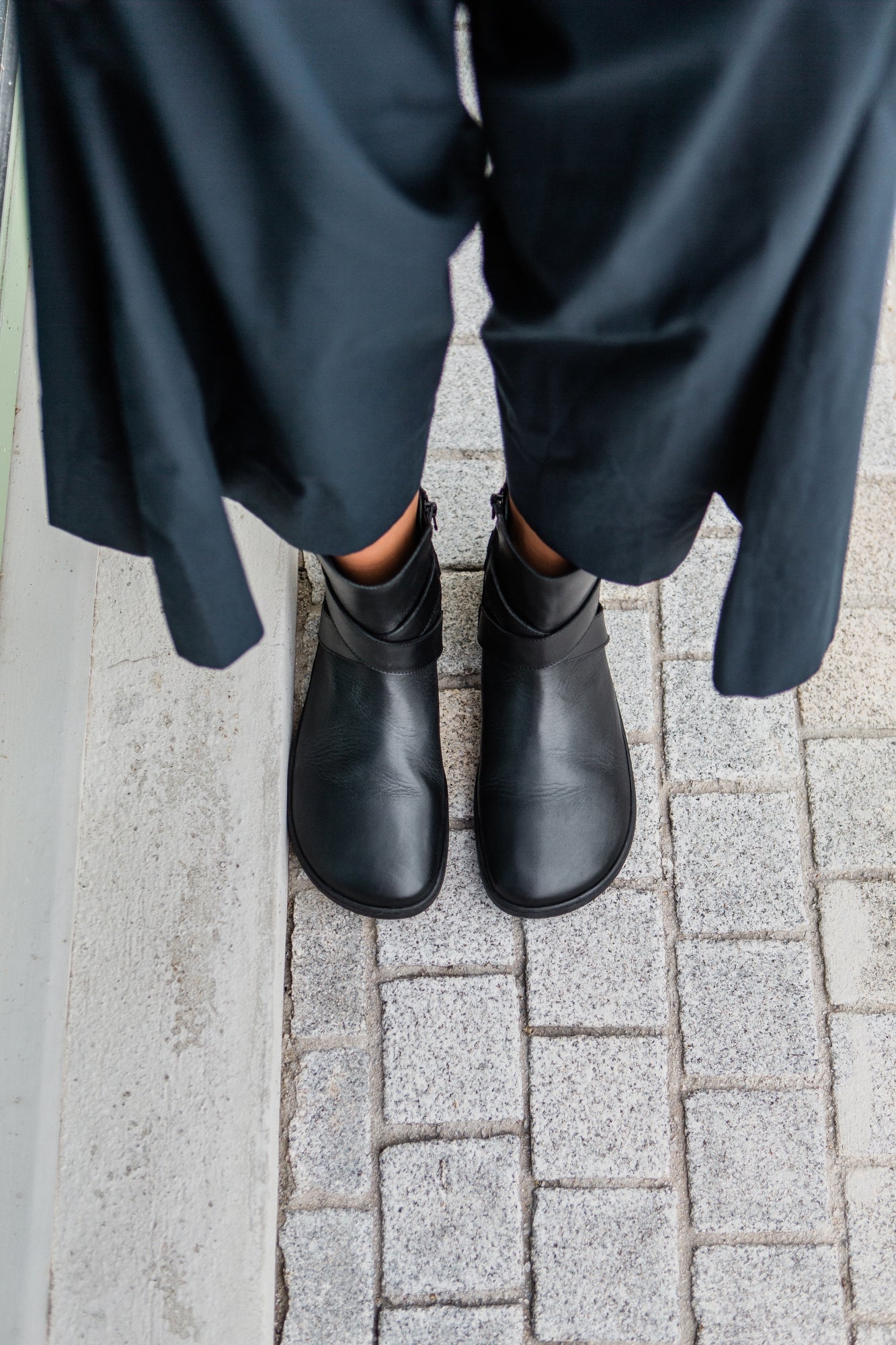 Shapen - Divine Black - Botines minimalistas - Cacles Barefoot