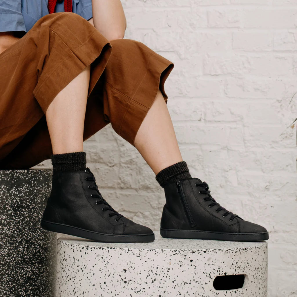 Bohempia Alex Onyx - Botines barefoot veganos con forro invernal negros