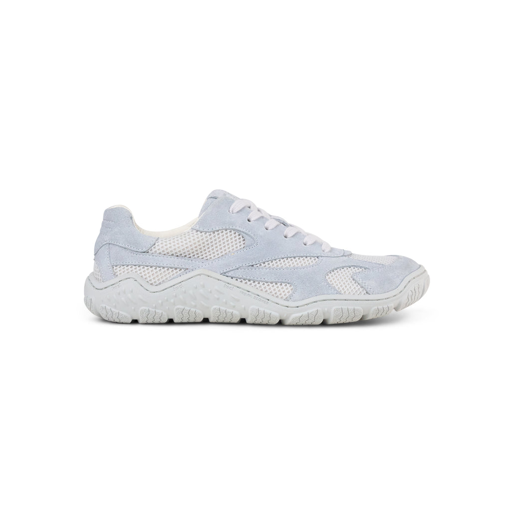 Koel Rita Suede Light Grey - Zapatillas barefoot ligeras de mujer para senderismo y trekking media montaña grises