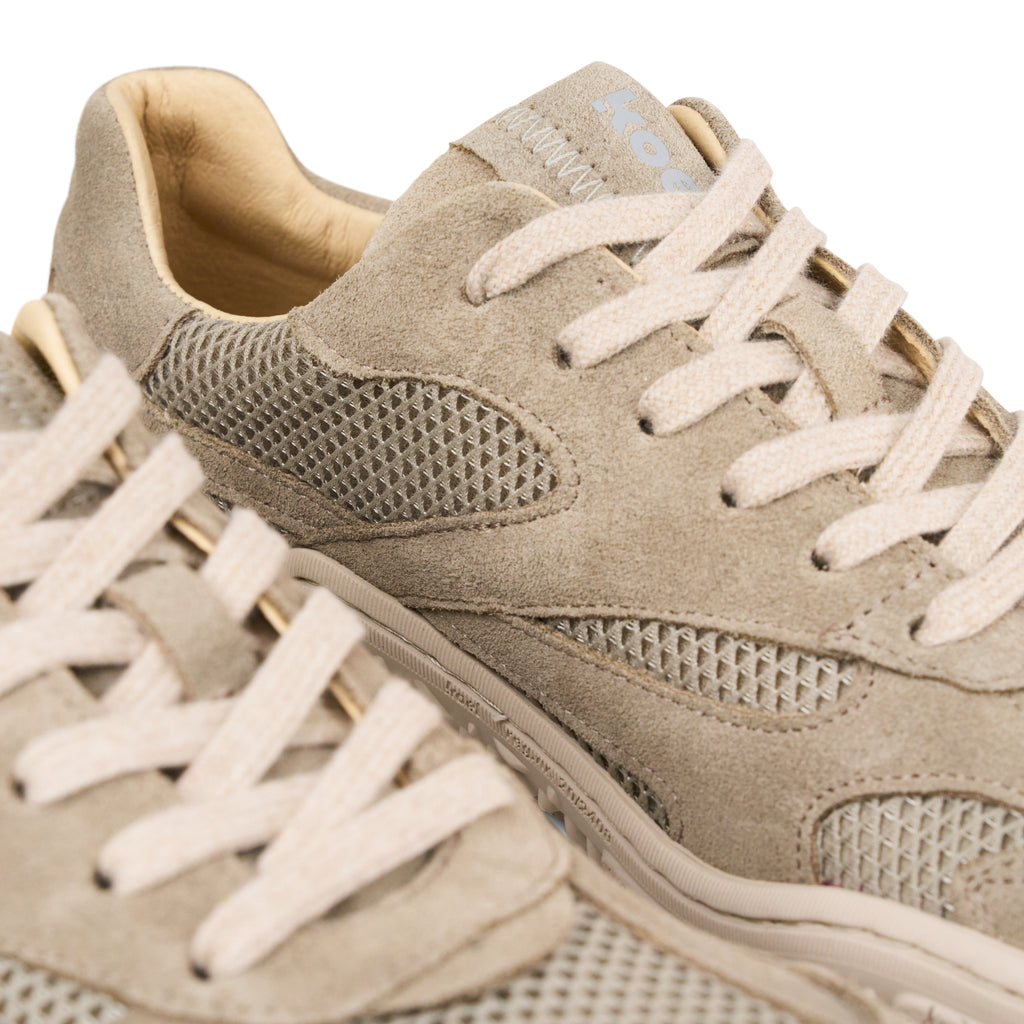 Koel Rita Suede Taupe - Zapatillas barefoot ligeras de mujer para senderismo y trekking media montaña marrón claro