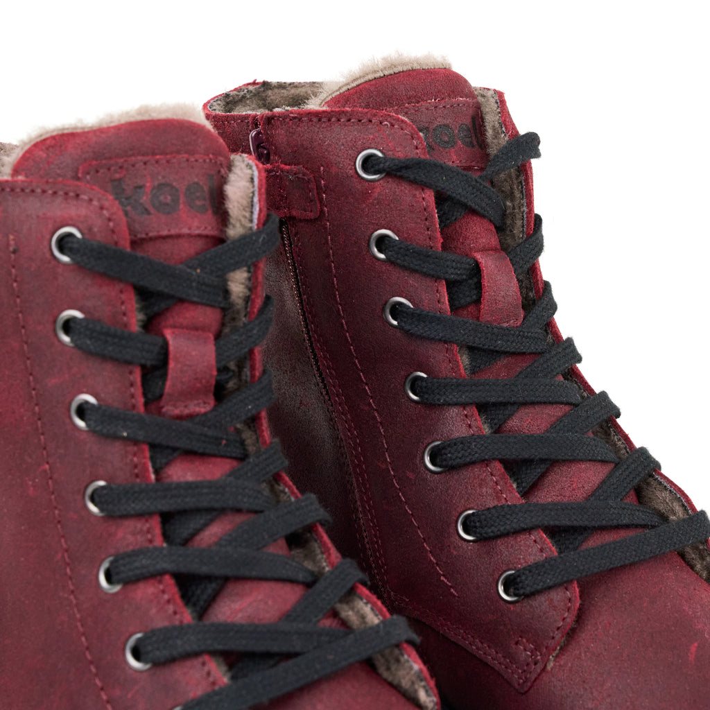 Koel Galyon Wool Bordo - Botas barefoot calientes estilo chunky de cordones burdeos