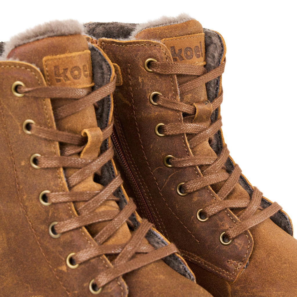 Koel Galyon Wool Taupe - Botas barefoot calientes estilo chunky de cordones marrones