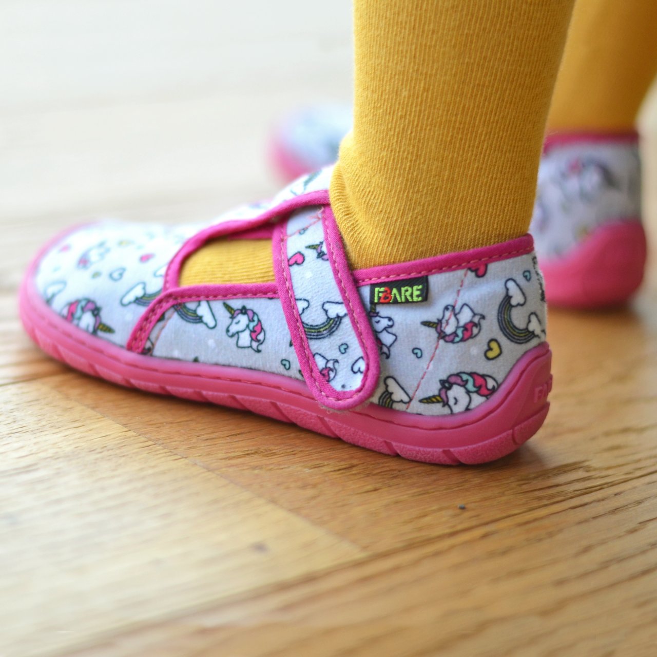 Fare Bare Slippers Grey Unicorns - Zapatillas de casa barefoot infantiles grises con estampado de unicornios