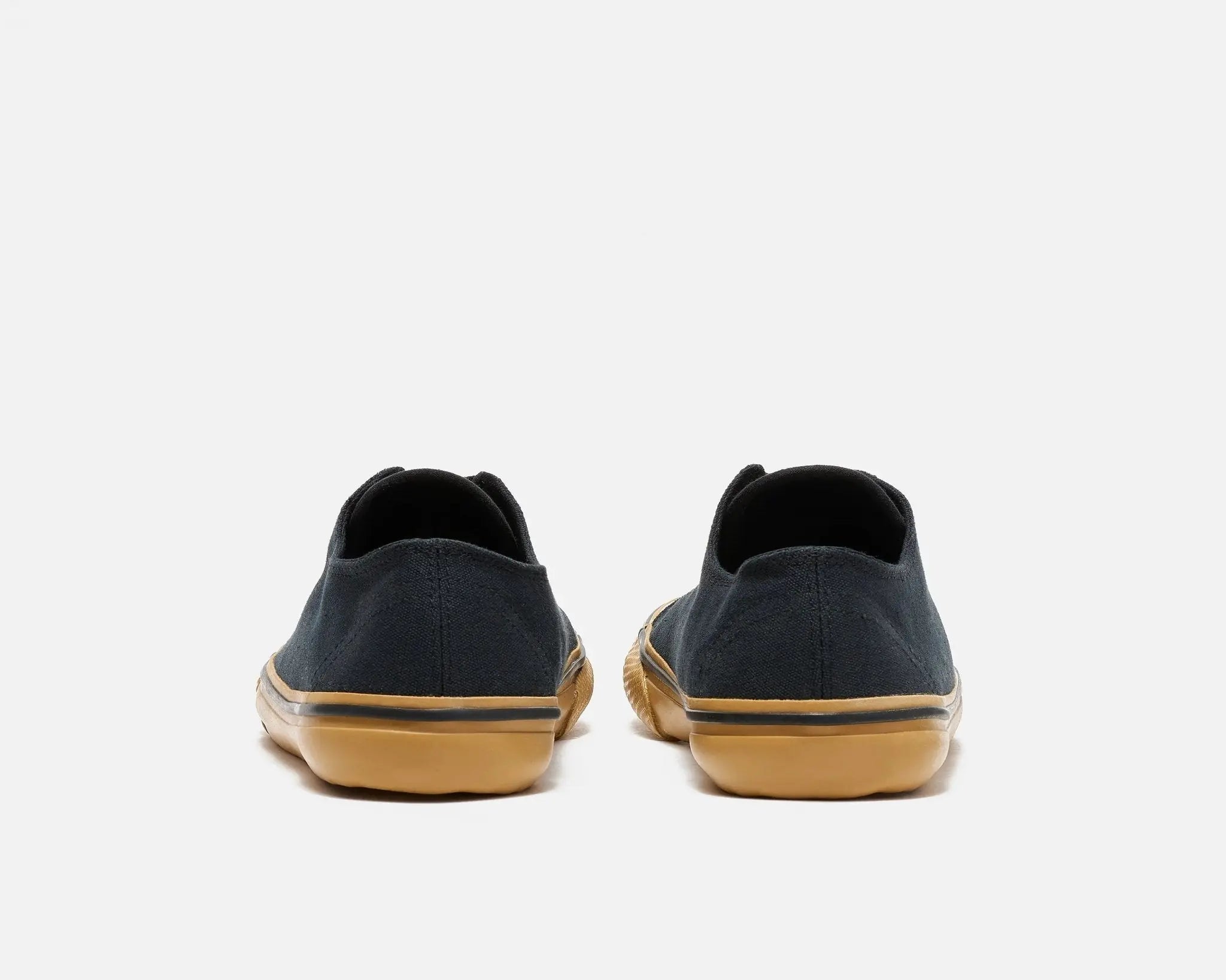 Bohempia - Herlik Black & Gum - Zapatillas barefoot veganas unisex negras