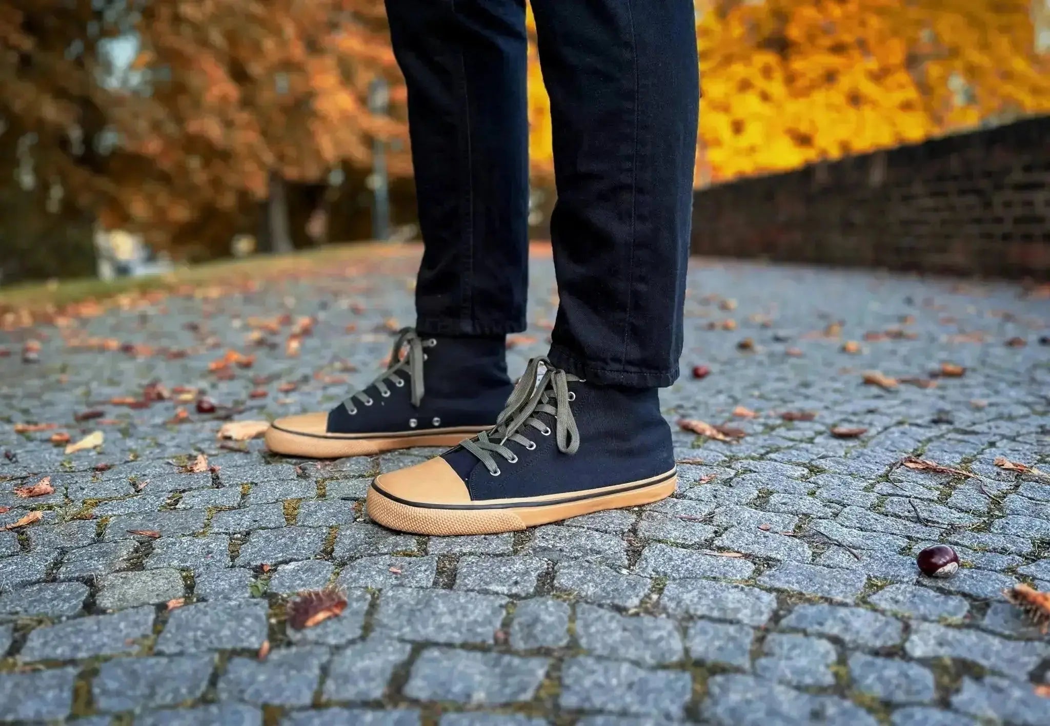 Bohempia - Orik 2.0 Army - Zapatillas barefoot veganas de caña alta unisex verde militar