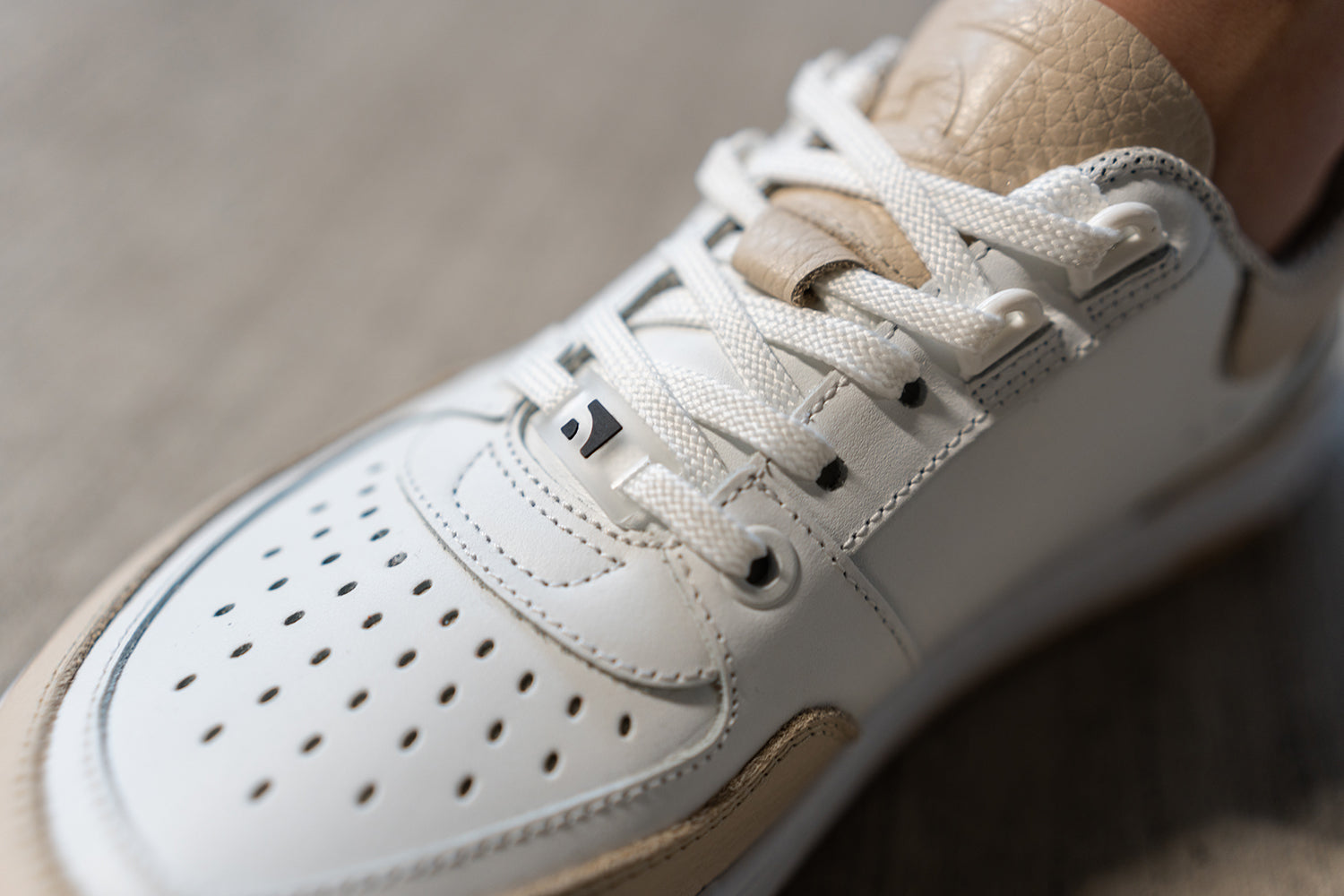 Barebarics - Wave White & Beige - Deportivas barefoot-Barebarics-Cacles Barefoot-Tienda de calzado barefoot respetuoso minimalista
