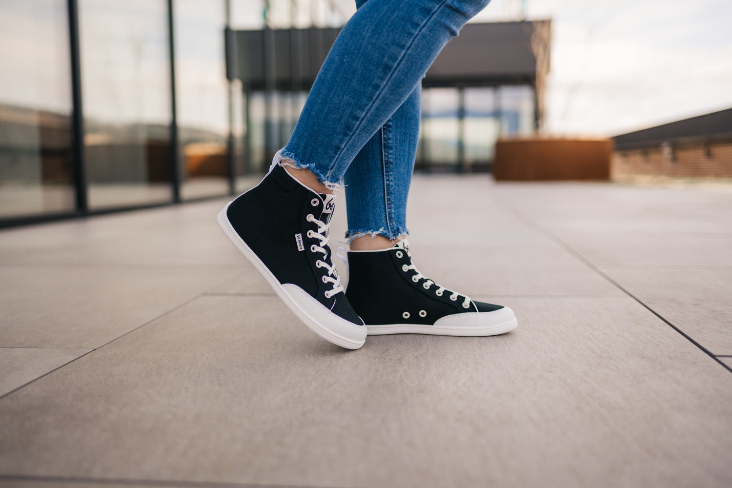 Be Lenka - Rebound High Top Black & White - Lonetas barefoot-Be Lenka-Cacles Barefoot-Tienda de calzado barefoot respetuoso minimalista