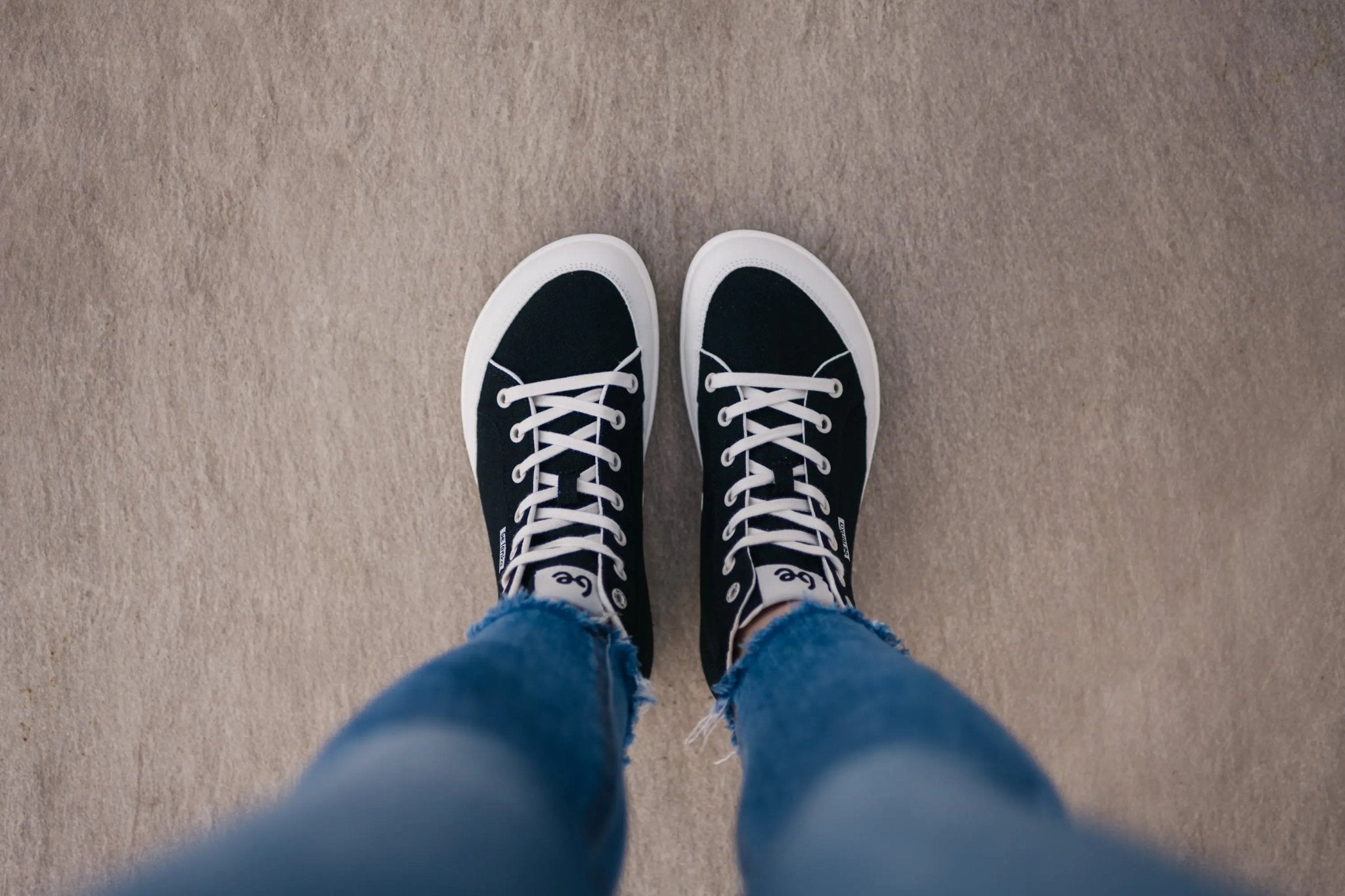 Be Lenka - Rebound High Top Black & White - Lonetas barefoot