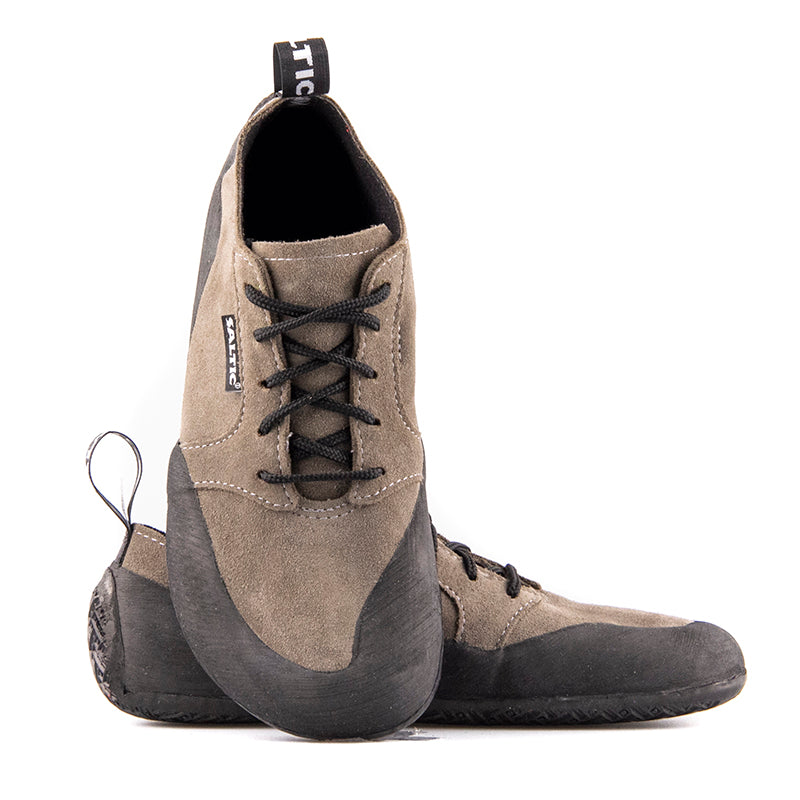 Saltic Outdoor Flat Brown - Zapatillas barefoot unisex para senderismo marrones  Cacles Barefoot
