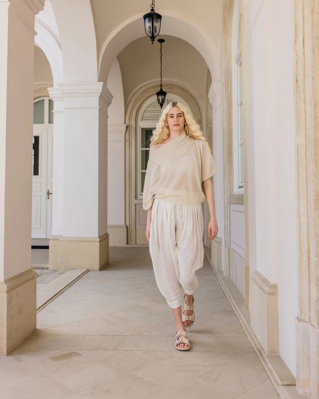 Shapen Dazzle Beige - Sandalias barefoot de hebillas