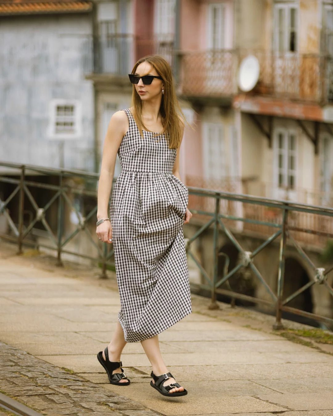 Shapen Dazzle Black - Sandalias barefoot de hebillas