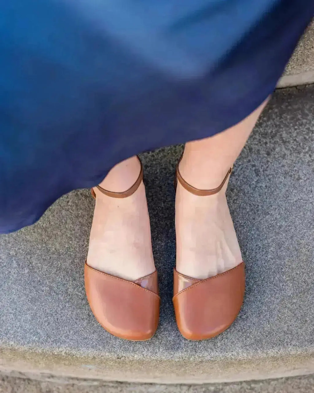 Shapen – Poppy Cognac - Bailarinas abiertas barefoot marrones para mujer