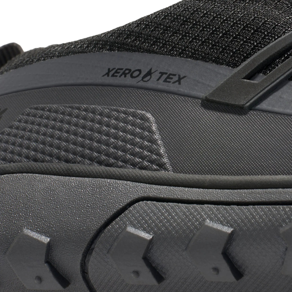 Xero Shoes - Scrambler Trail Low WP - Men Black / Asphalt - Deportivas Barefoot Impermeables para Hiking