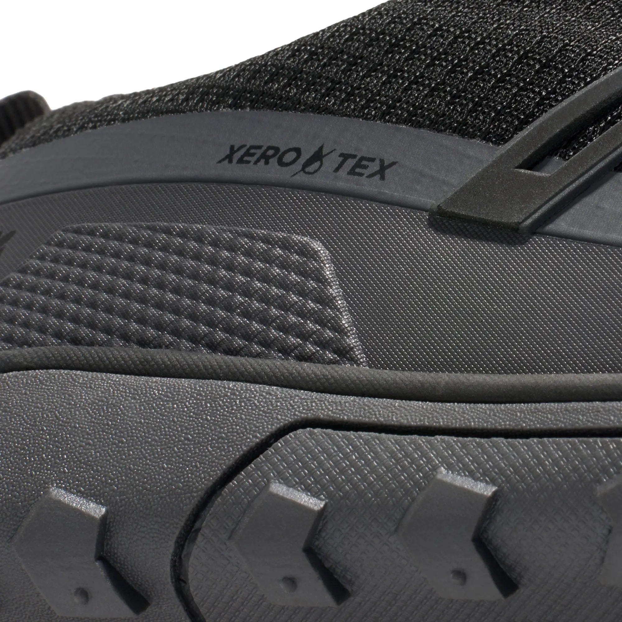 Xero Shoes - Scrambler Trail Low WP - Men Black / Asphalt - Deportivas Barefoot Impermeables para Hiking