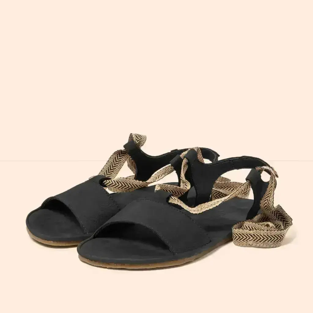 El Naturalista - Satya Black - Sandalias barefoot de cordones negras para mujer