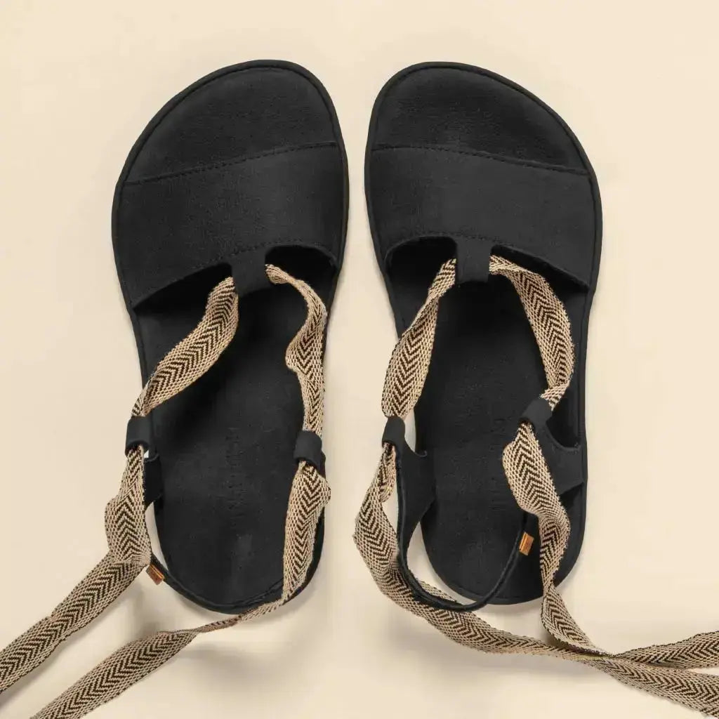 El Naturalista - Satya Black - Sandalias barefoot de cordones