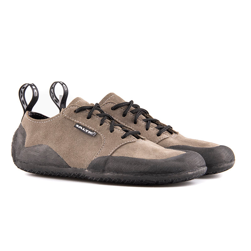 Saltic Outdoor Flat Brown - Zapatillas barefoot unisex para senderismo marrones