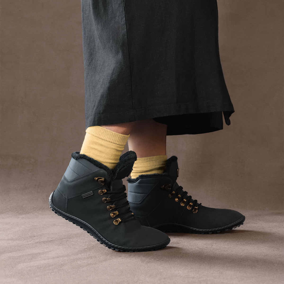 Leguano Husky Schwarz - Botines barefoot calientes para senderismo y uso casual