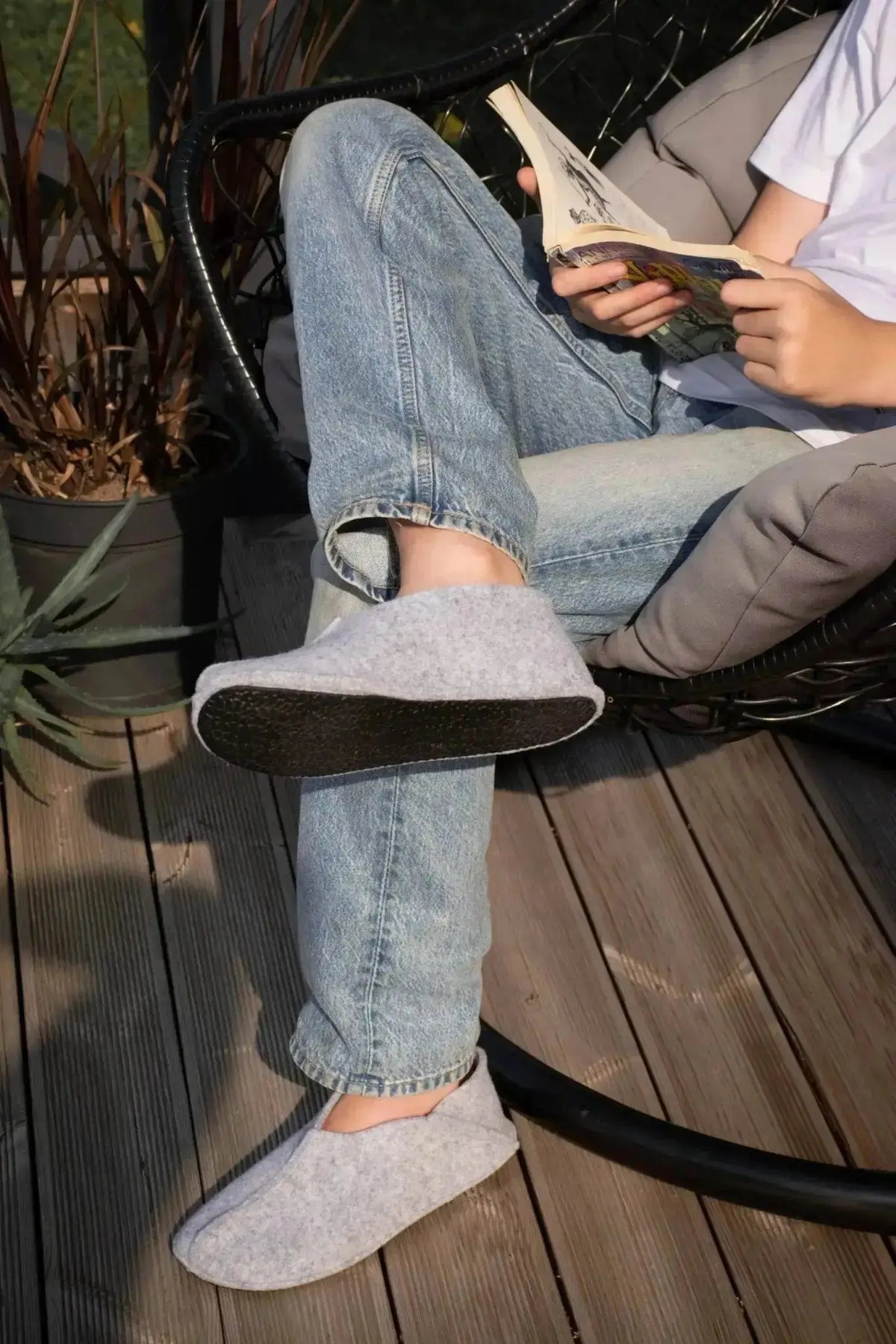 Omaking - Tohkri Grey - babuchas de casa barefoot de fieltro unisex