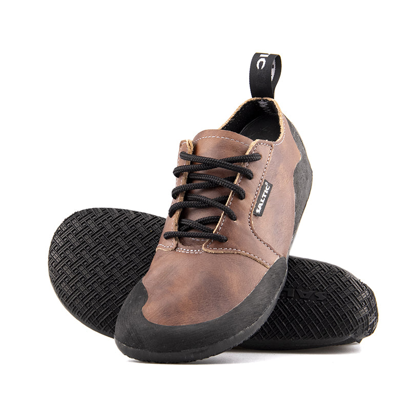 Saltic Outdoor Flat Tobacco - Zapatillas barefoot unisex para senderismo marrones