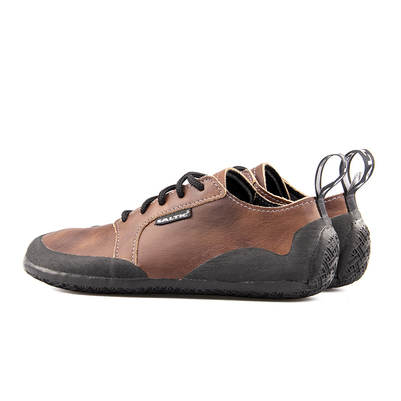 Saltic Outdoor Flat Tobacco - Zapatillas barefoot unisex para senderismo marrones