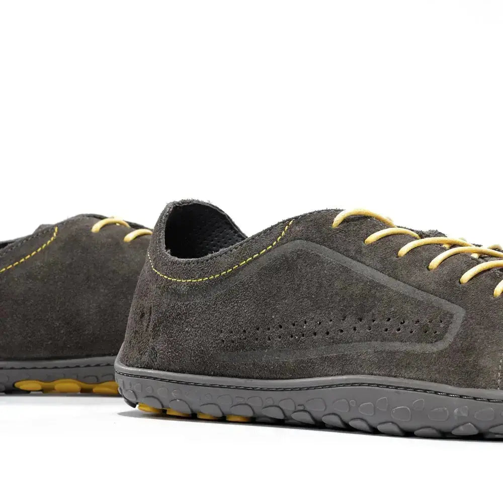 WAALS - Nomad Homme Daim Cuir Gris/Jaune - Chaussure barefoot artisanale en cuir de chèvre