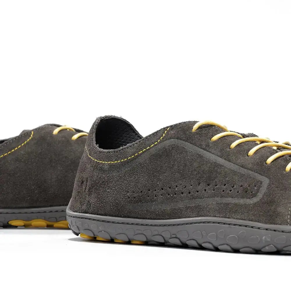 WAALS - Nomad Men Oil Suede Leather Grey/Yellow- Zapato barefoot artesano de piel de serraje