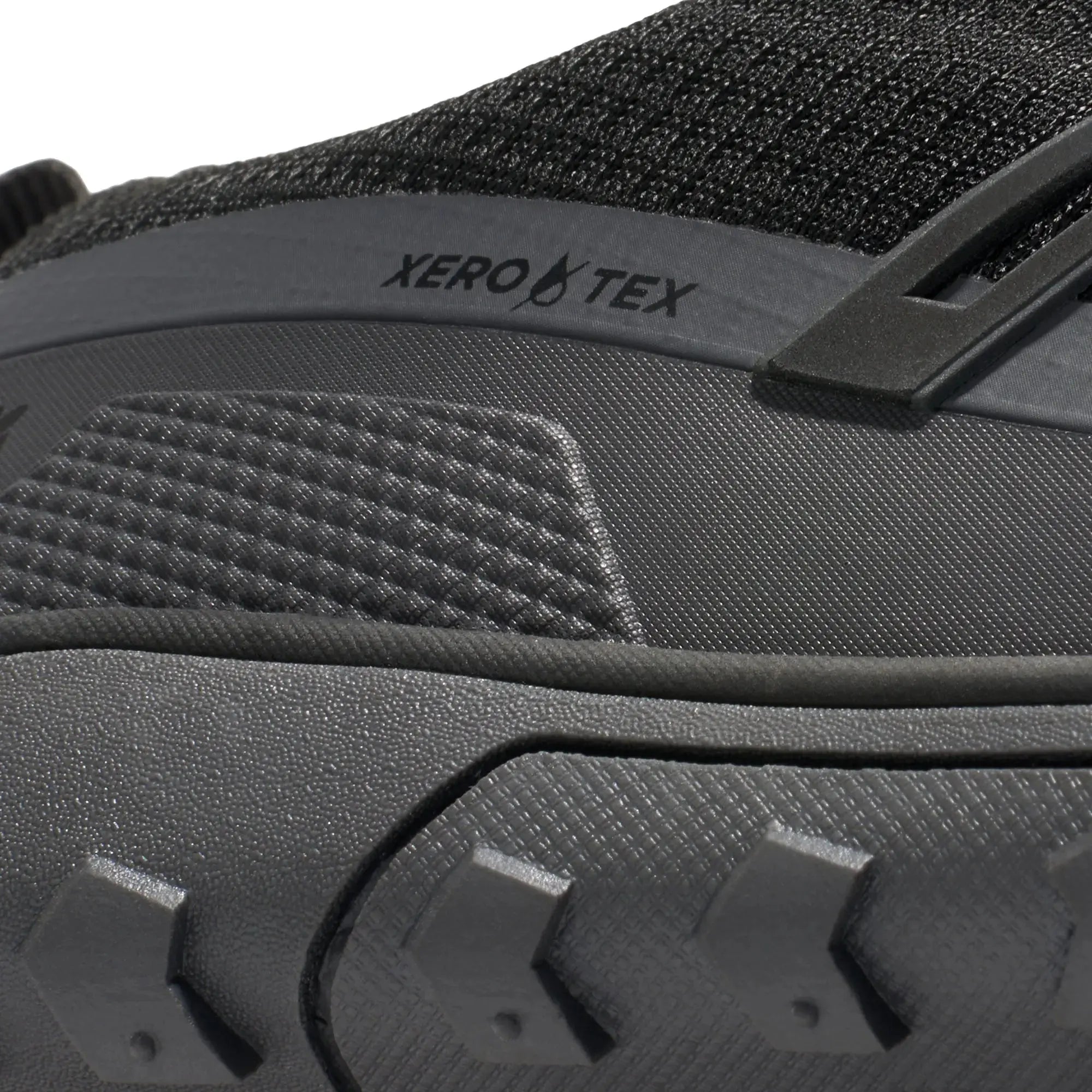 Xero Shoes - Scrambler Trail Low WP - Men Black / Asphalt - Deportivas Barefoot Impermeables para Hiking negras para hombre