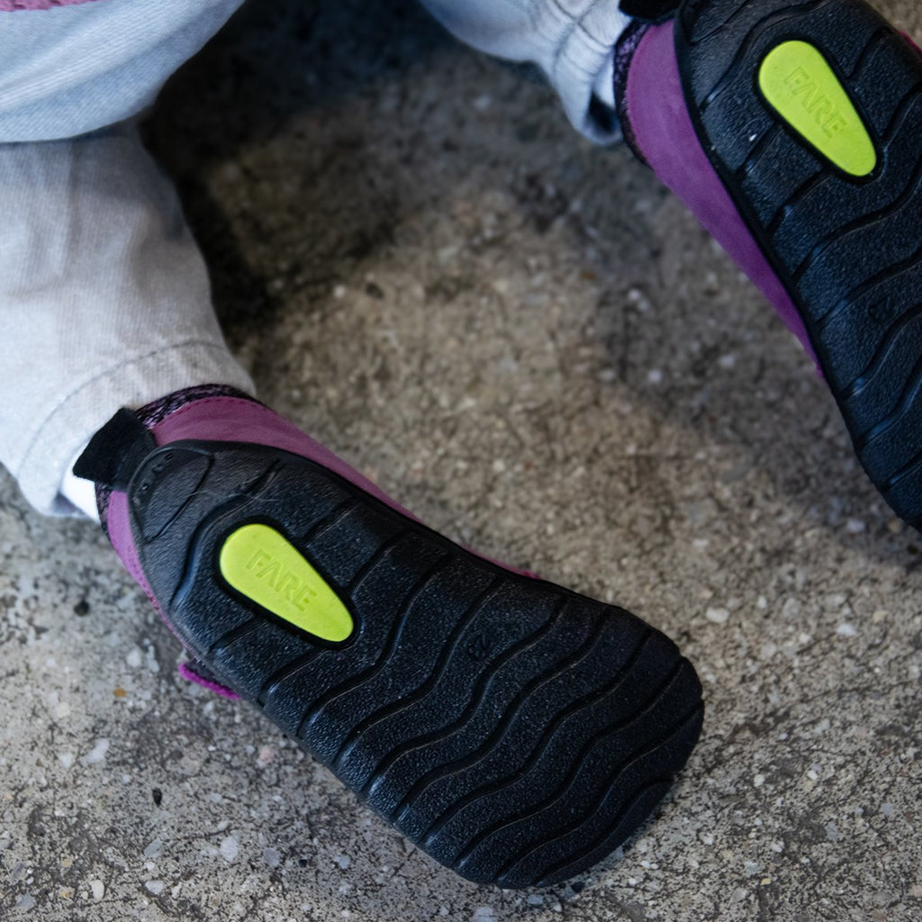 Fare Bare Kids Visby Burgundy - Botines barefoot otoñales para niños pequeños en cuero nubuck rosa burdeos