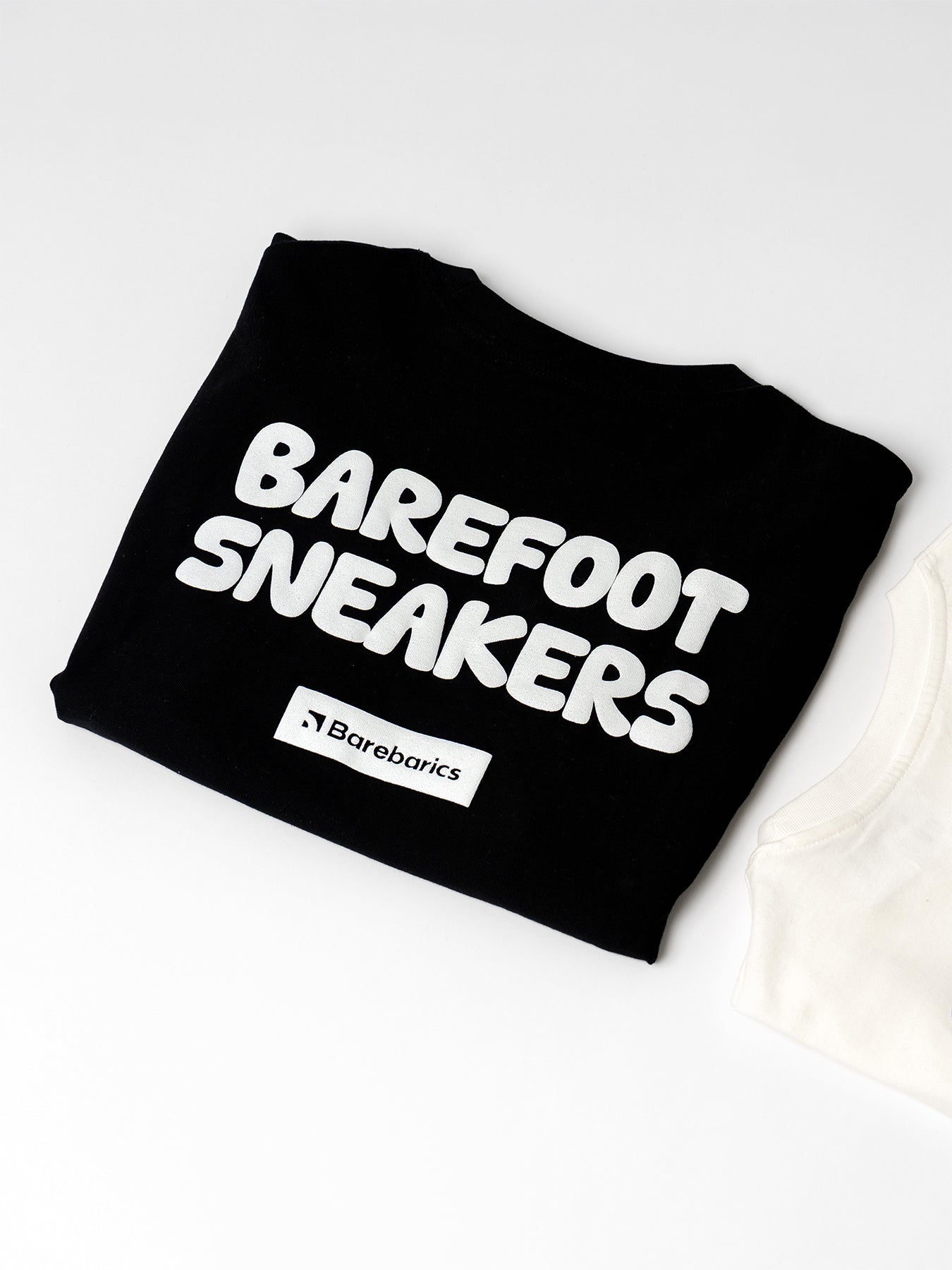 Barebarics - BoldTee Black - Camiseta unisex - Cacles Barefoot