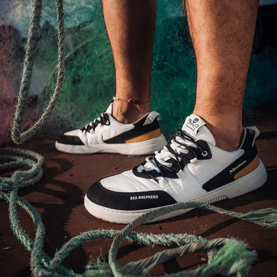 Barebarics - Revive X Sea Shepherd Orca - Zapatillas barefoot unisex blanco y negro