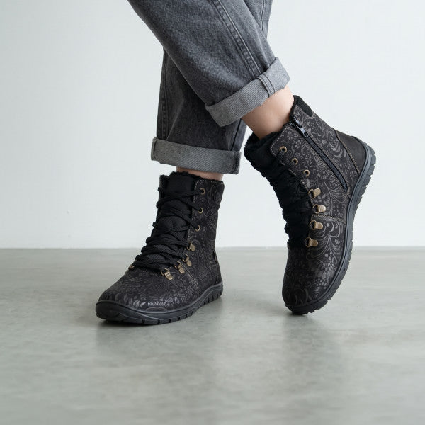 Fare Bare Norry Winter Black Nature Ltd. Edition - Botas barefoot impermeables calientes negras con estampado floral  Cacles Barefoot