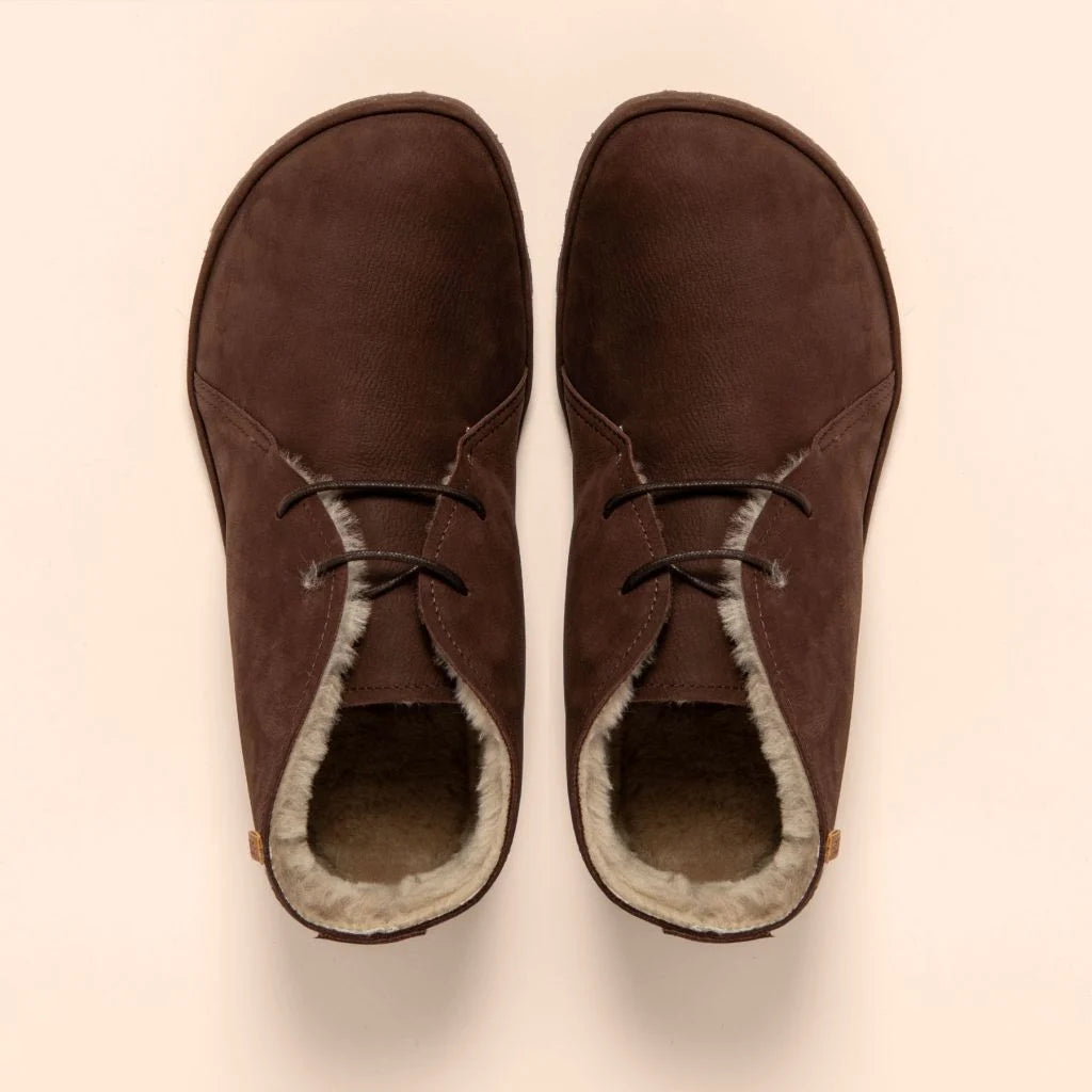 El Naturalista 5672C Bare Pleasant Brown - Botines "pisacacas" barefoot calientes marrones