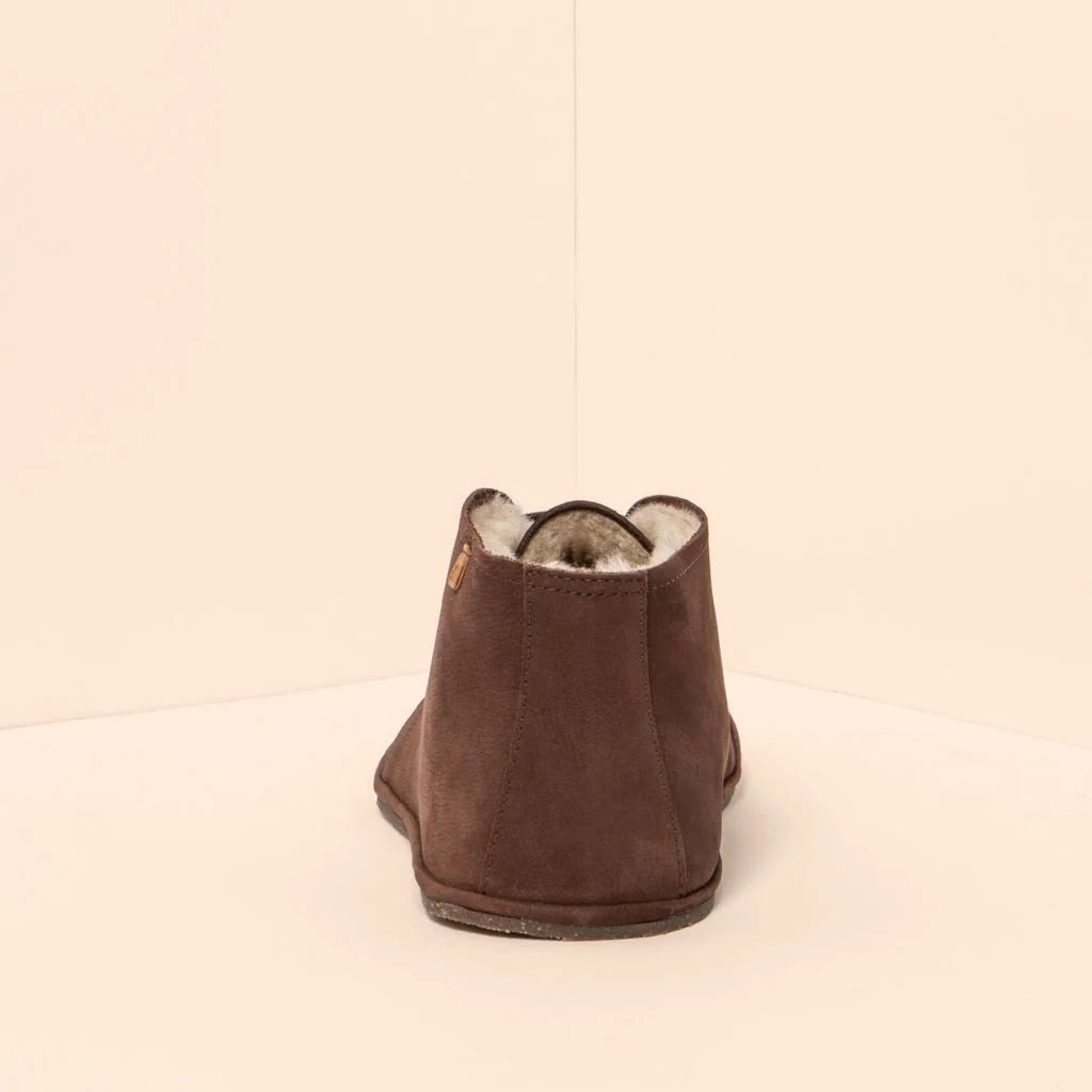 El Naturalista 5672C Bare Pleasant Brown - Botines "pisacacas" barefoot calientes marrones