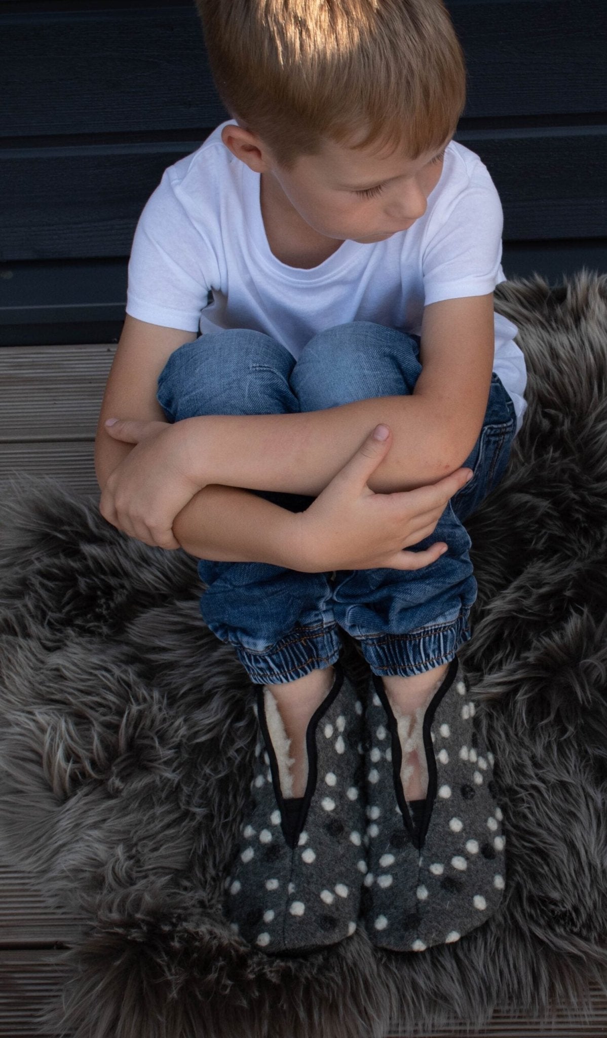 Omaking - Trolla Kids Grey Dots - zapatillas de casa barefoot de lana - Cacles Barefoot