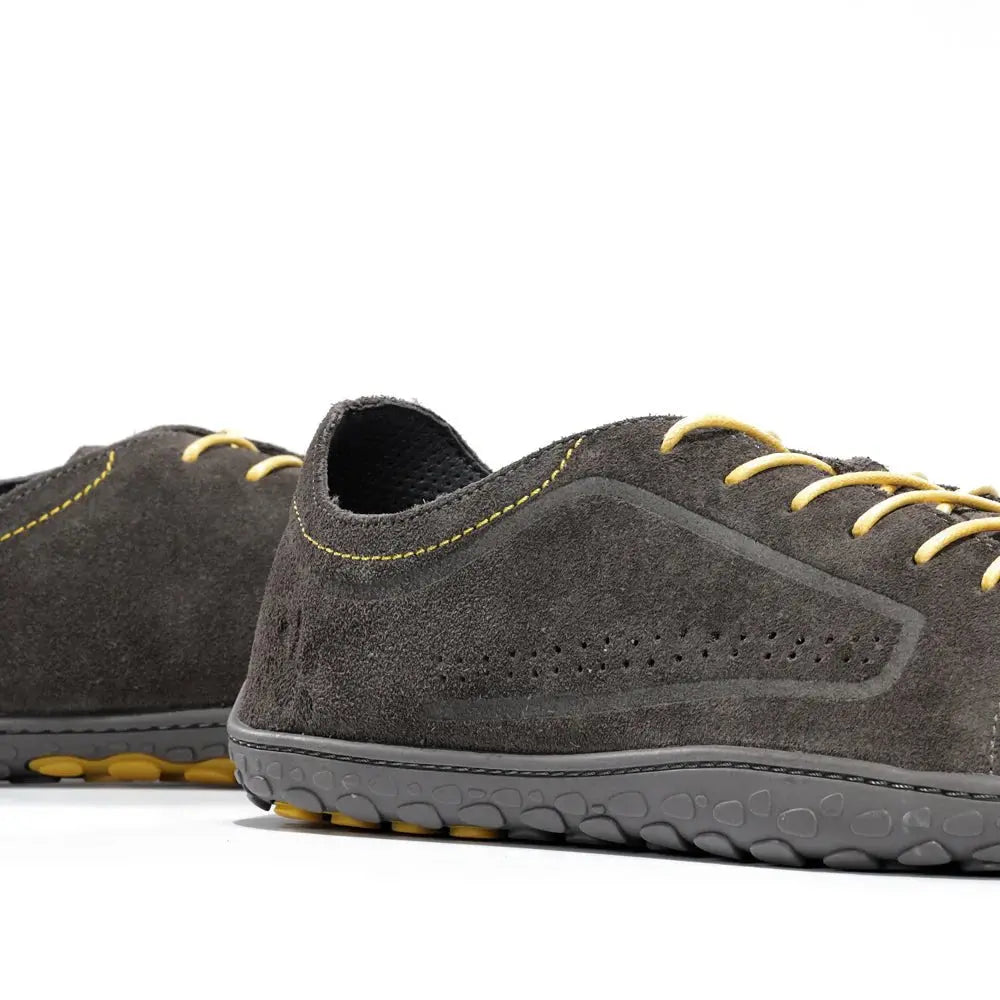 WAALS - Nomad Homme Daim Cuir Gris/Jaune - Chaussure barefoot artisanale en cuir de chèvre